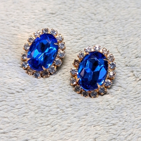 Jewelry - Vintage Large Oval Blue Rhinestone Clip Earrings with Light Blue Rhinestones